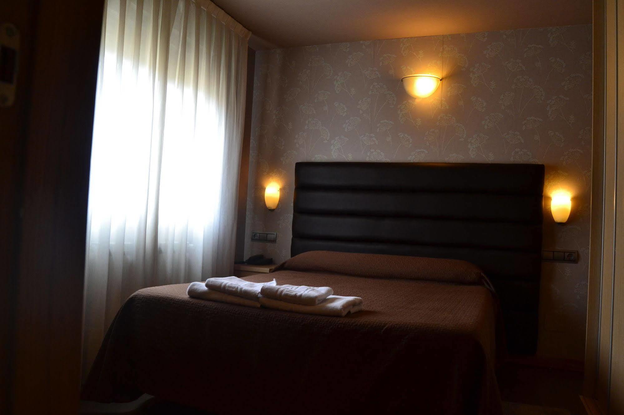 Apartamentos Spa Cueto กังกัส เด โอนิส ภายนอก รูปภาพ